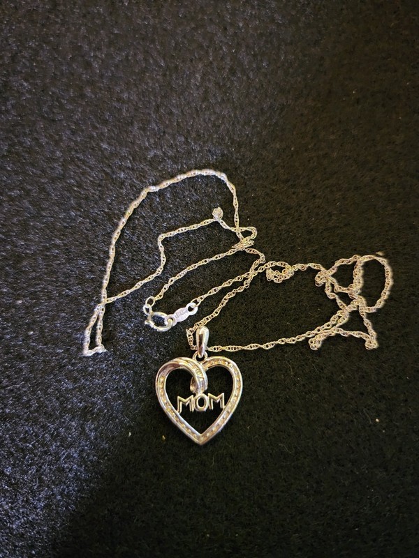 925 Sterling Silver Heart Surrounding "MOM", Neckless
