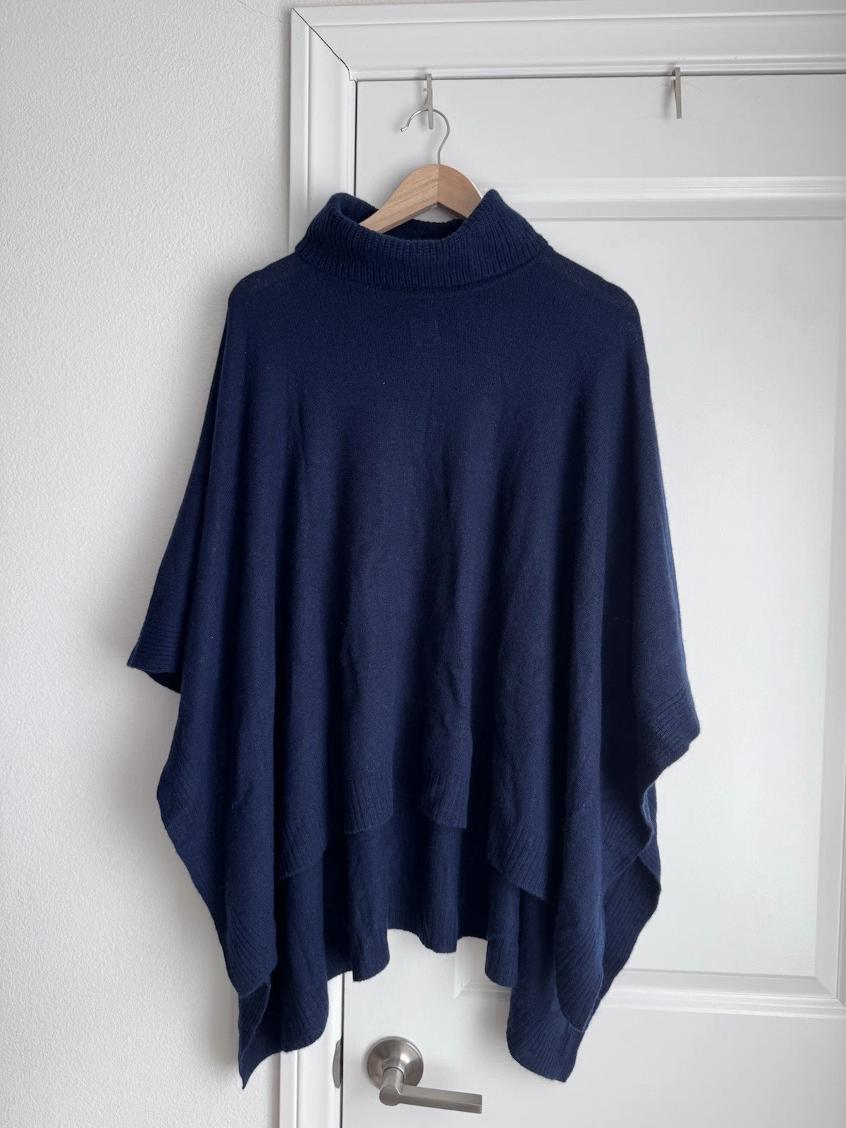 NWOT J Crew Wool Cashmere Blend Turtleneck Poncho
Opens in a new window or tab
