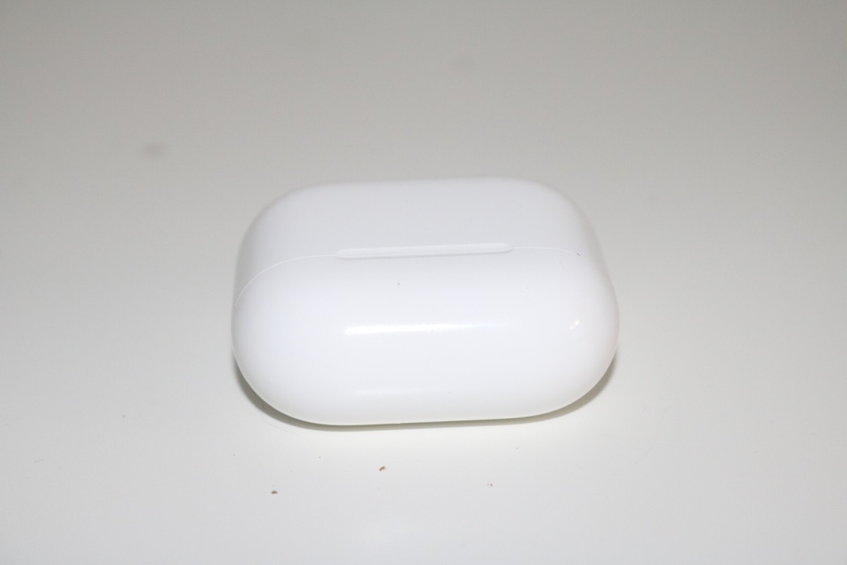 Apple AirPods 4 Charging Case Only 4th Generation A3058 Working