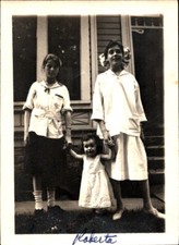 VTG Photo Sisters Outdoors Bows Dresses Fashion Family Love