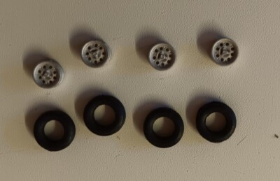 Dunlop Räder mit eingebauten Spinnern von K&R Replicas 15'' Laufrad im Maßstab 1:43