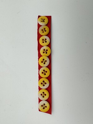 9 Knöpfe, ca.  1 cm, Kunststoff