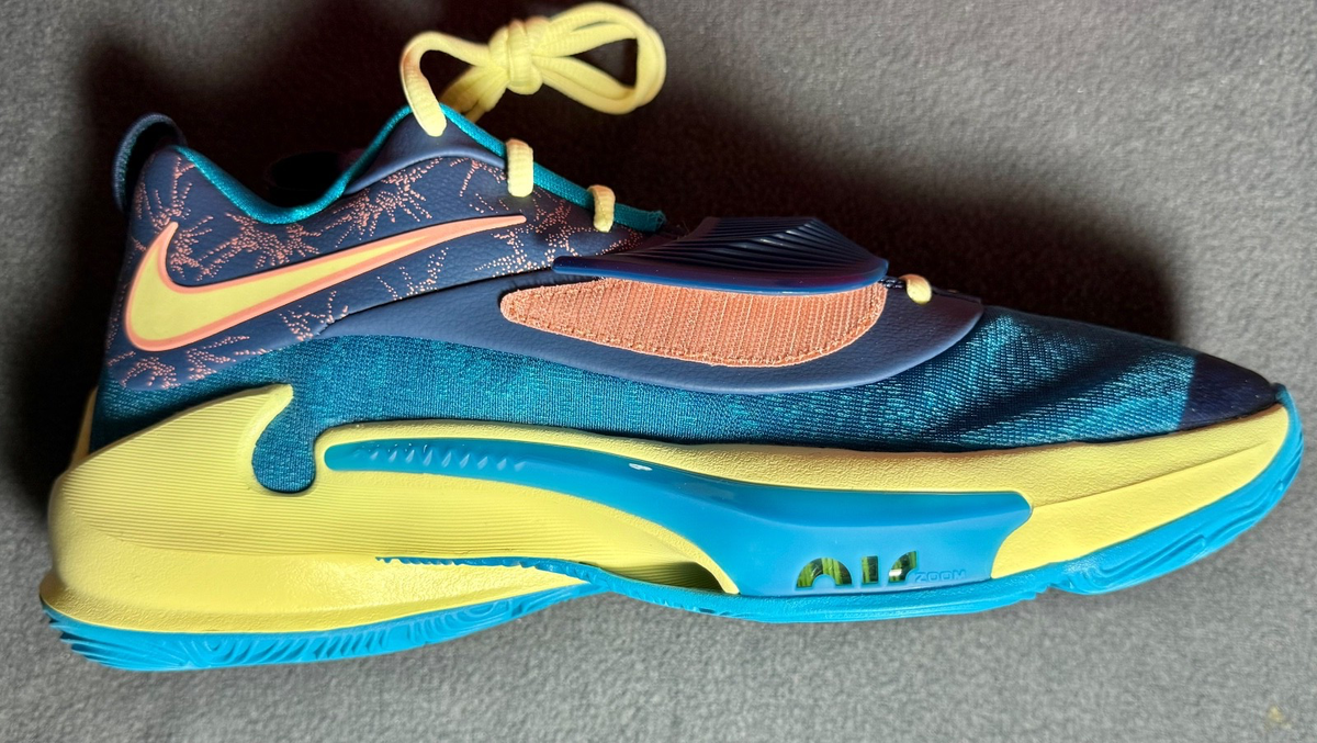 Nike ZoomFreek3　バレンタインモデル Nike ZoomFreek3 バレンタインモデル - メルカリ