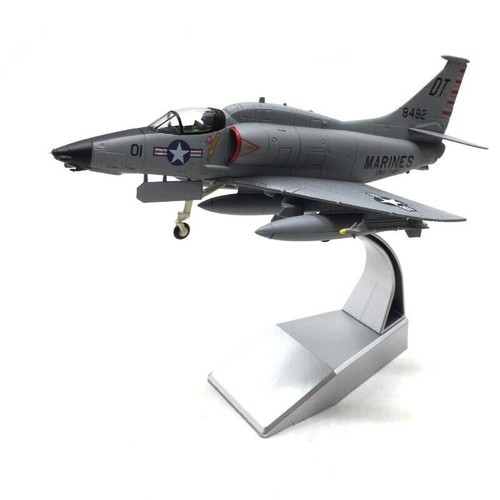 Modelo Militar Diecast 1:72 Avión de Combate Douglas A-4 Skyhawk Para Colección - Imagen 4 de 12
