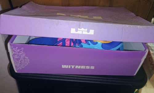 New in Original Box Nike LeBron Witness MidTop Basketball Shoes - Picture 9 of 11