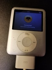 Apple iPod Nano 3rd Gen 4GB A1236  Device Only NO CORD FINICKY CENTER BUTTON