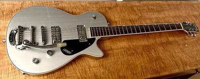 Gretsch G5260 Electromatic Jet Baritone with bigsby. Hardshell Gretsch case.