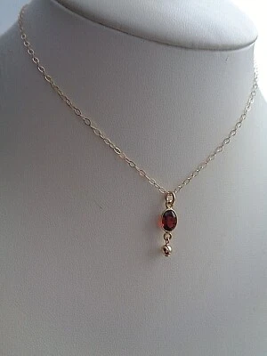 HANDGEFERTIGT Cadena de oro con colgante granate, 585 oro relleno