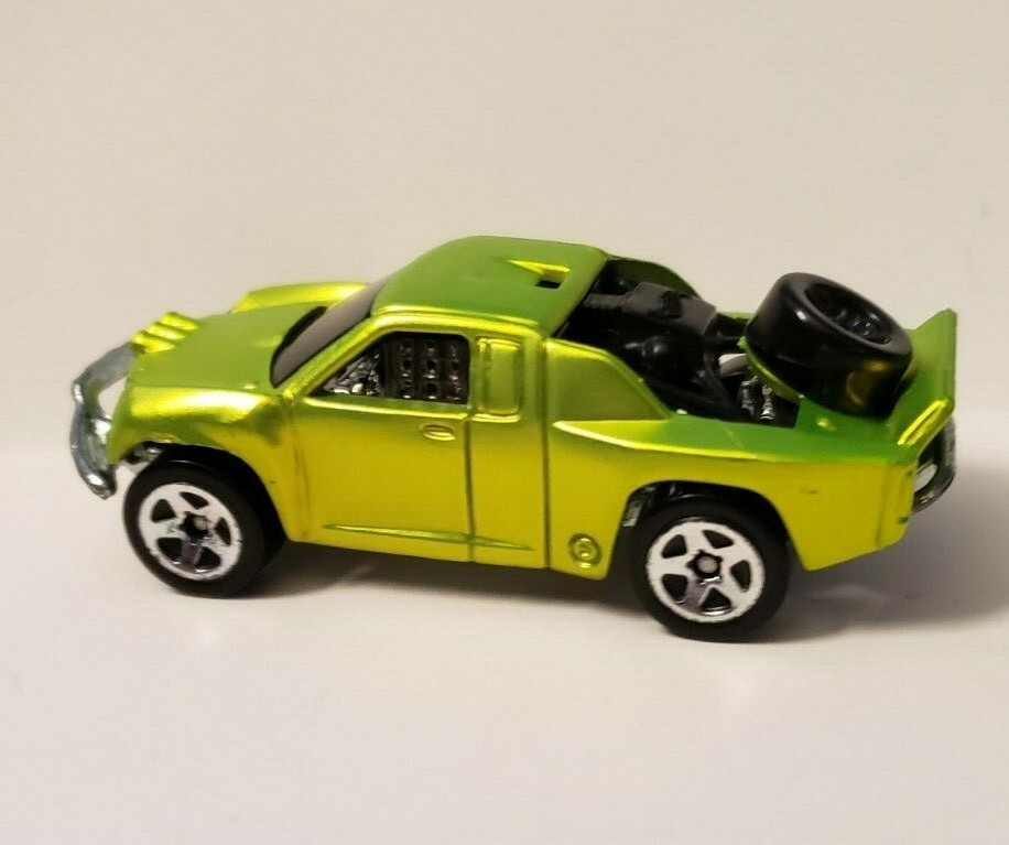 VHTF 2004 Hot Wheels LIME GREEN OFF TRACK - Excellent Condition