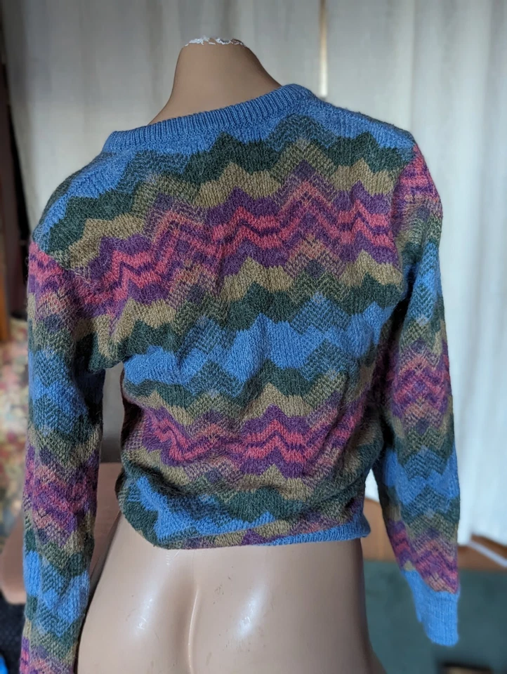 Suéter a Rayas Cuello en V Vintage Años 70 La Mouche Space Dye Talla XS/S Foto 3 de 4