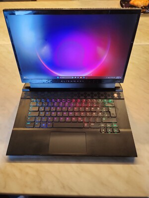 Dell Alienware m15 R2 | i7-9750h | 16GB RAM | 512 SSD | RTX 2070