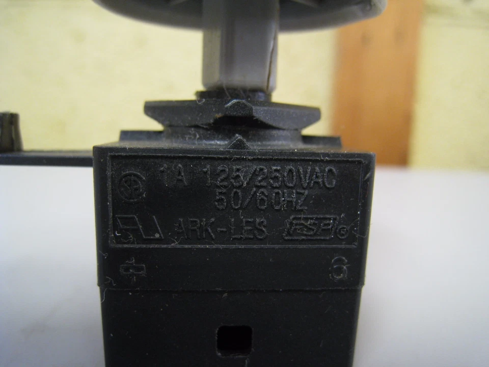 INTERRUPTOR DE TEMPERATURA DEL AGUA DE 4 POSICIONES LAVADORA WHIRLPOOL FSP 8528333 CON PERILLA 1A  Foto 4 de 4