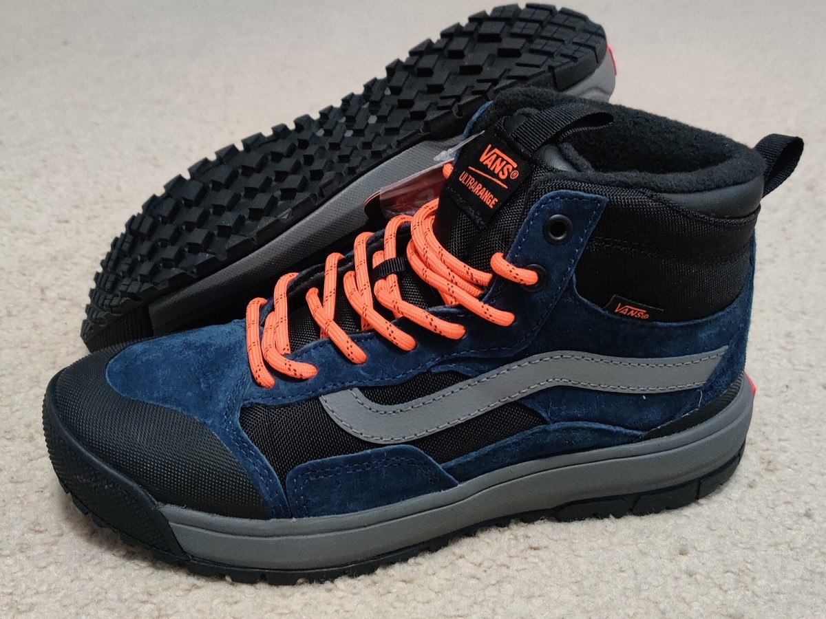Vans Men’s Ultrarange Exo
Dress Blues/Black
VN0A5KS5LKV
Sneakers Hiking B… Vans Ultrarange EXO Hi MTE- Dress Blues/Black main image 3