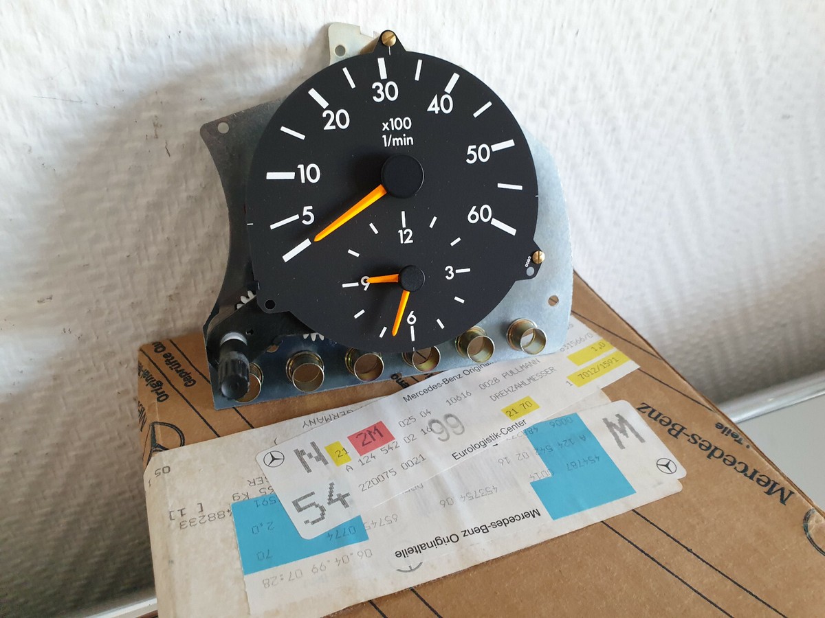 NOS Mercedes 300TD Turbodiesel W124 S124 VDO Drehzahlmesser Uhr
