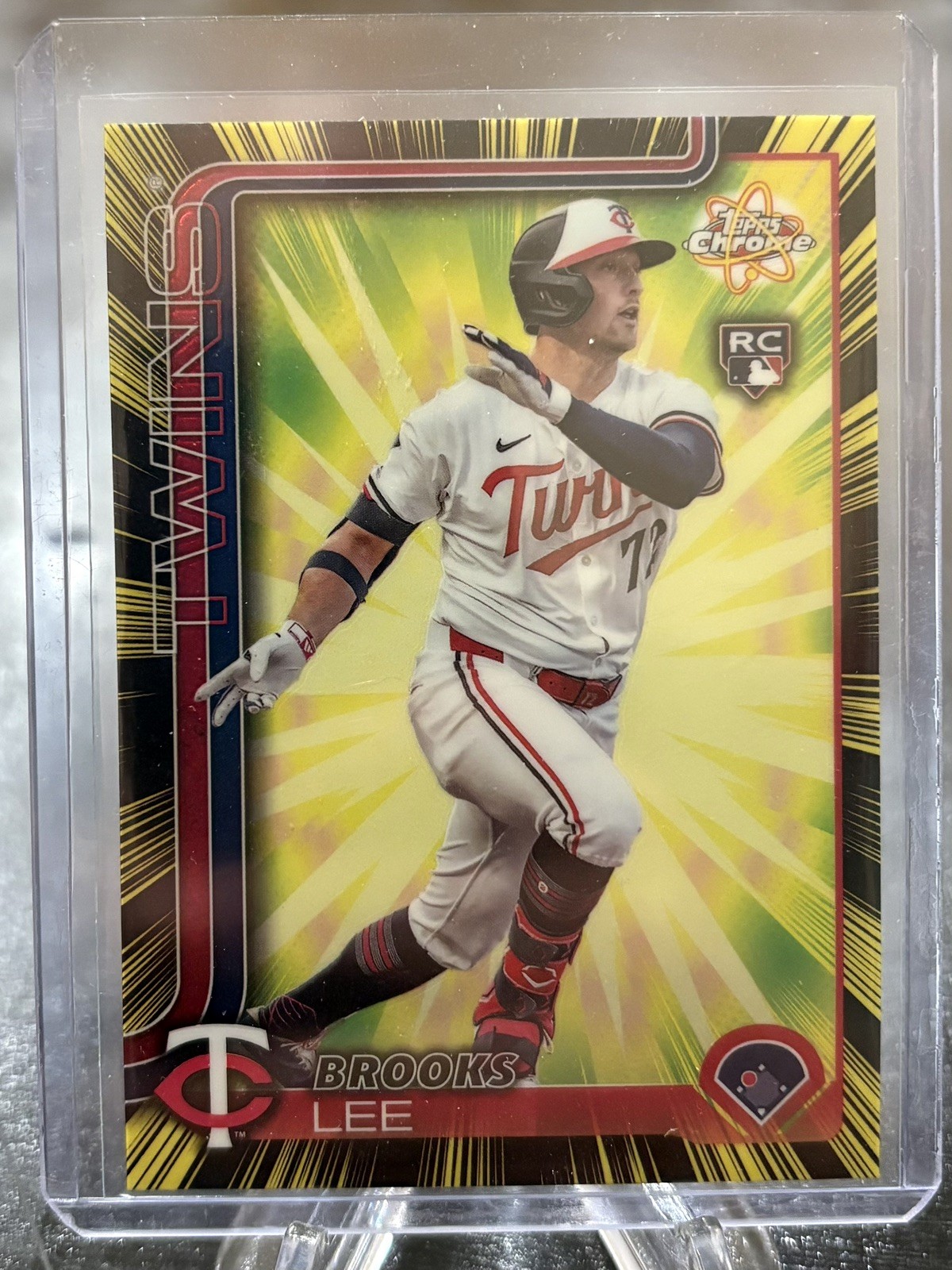 2025 Topps Chrome Brooks Lee RC Radiating Rookie SSP Case Hit Twins #RR-4