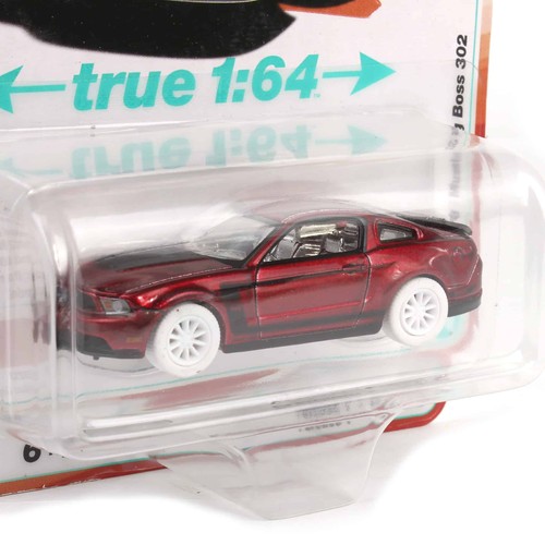 Ultra Red Chase 1/64 2012 Ford Mustang Boss 302 Auto World AWSP186-B-RED - Bild 2 von 3