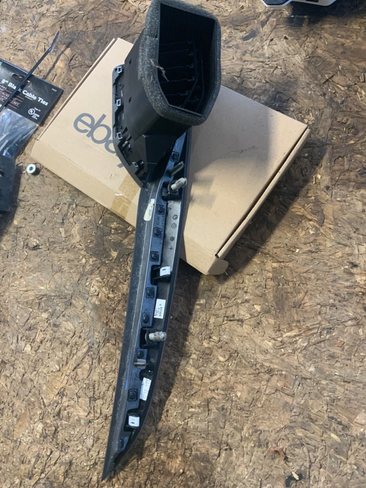 OEM 2013-2016 Lincoln MKZ Hybrid Front Right Passenger Side Dash Air Vent Trim - Image 4 of 4