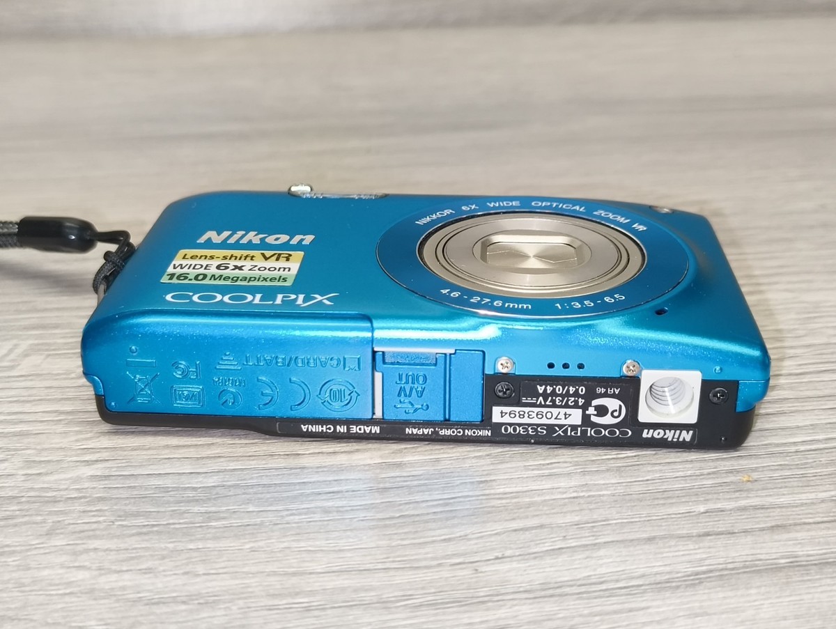 Nikon Coolpix S3300 Digital Compact Camera Working w/ Nikkor 6x