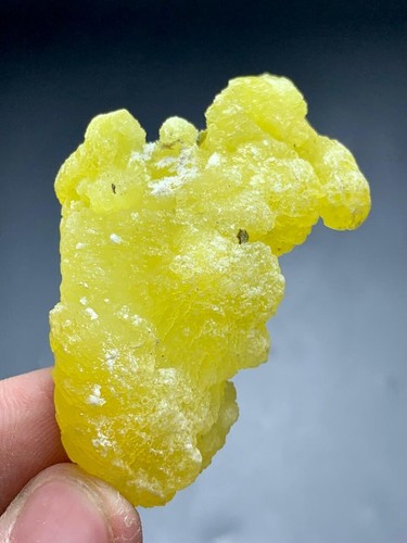 114ct Natural Yellow Bubbly Brucite Crystal From Pakistan