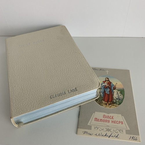 Vintage Holy Bible Cream Leatherette Cover 1960s - Picture 12 of 14