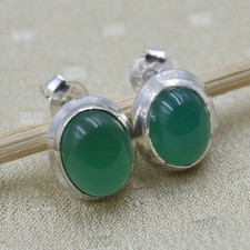 Orecchini A Perno In Argento Sterling 925 Con Cabochon Di Giada Verde Ovali