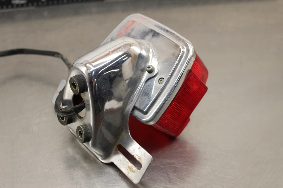 1982 Suzuki GS1100GL REAR TAIL TAILLIGHT BACK BRAKE LIGHT C400 - Image 2 of 4