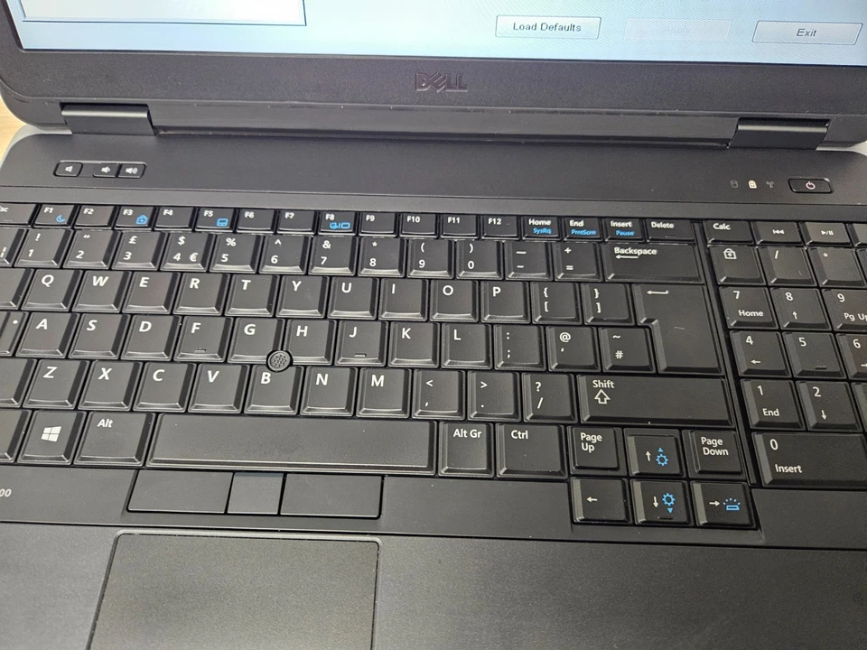 Dell Precision M2800 Intel Core 15.6" - i7-4810MQ - 4GB Ram - No Storage - Image 4 of 4