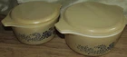 2 VINTAGE PYREX SPECKLED HOMESTEAD BLUE CASSEROLE DISHES & LIDS: 474-B & 473, VG
