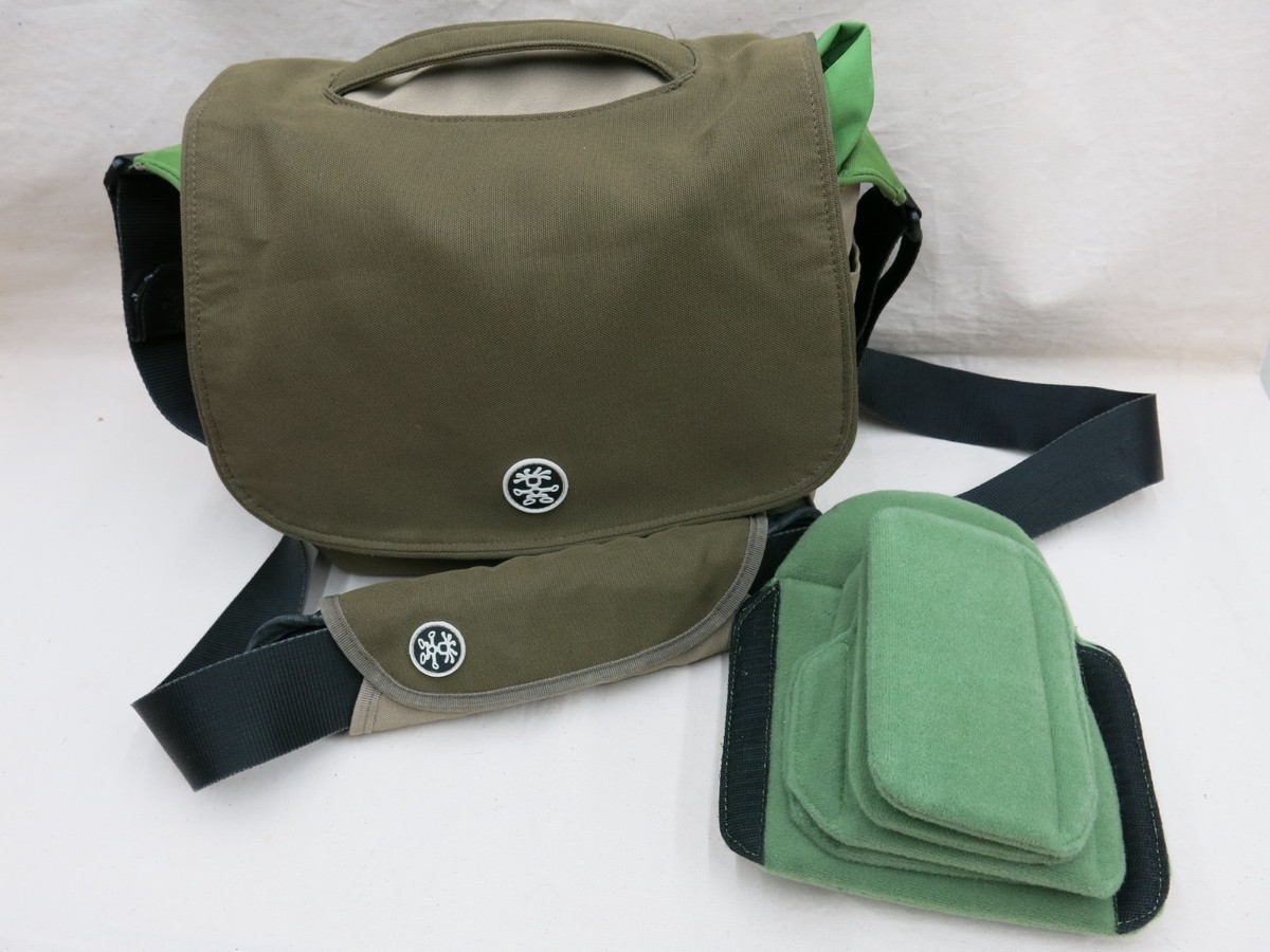 美品　クランプラー CRUMPLER メッセンジャーバッグ グリーン Crumpler Six 6 Million Dollar Home Camera Bag w/ 6 Dividers Brown