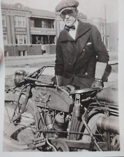 Vintage MOTORCYCLE - EXCELSIOR AUTO CYCLE - photograph - listing #5305