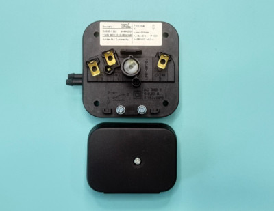   Krom Schröder Differenzdruckschalter DL50E-1 32Z 84444283