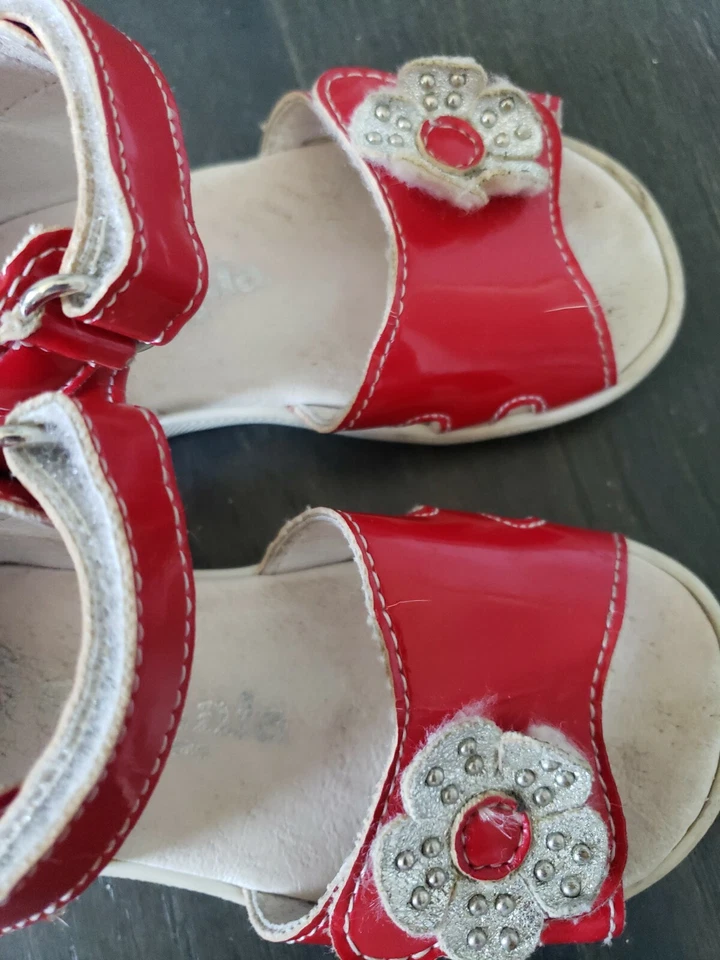 Melania Girls Adjust Sandals red patent Leather size 21 Italy Eur Fashion - Image 2 of 4