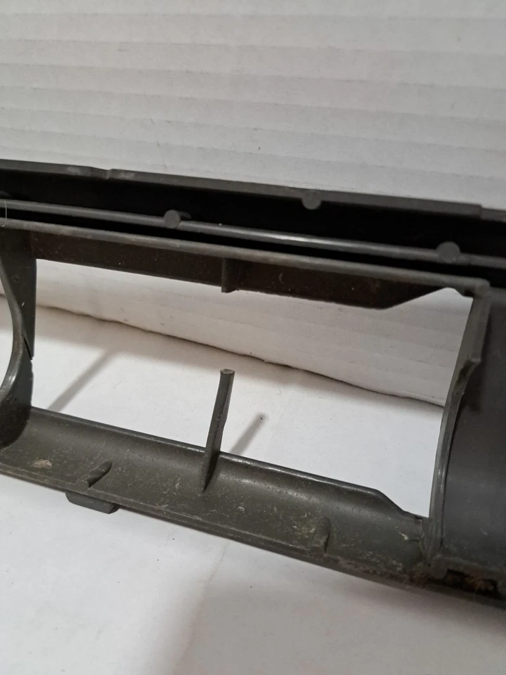 Suela de repuesto para aspiradora vertical Hoover Elite 11 modelo U4671-920 rota Foto 2 de 4