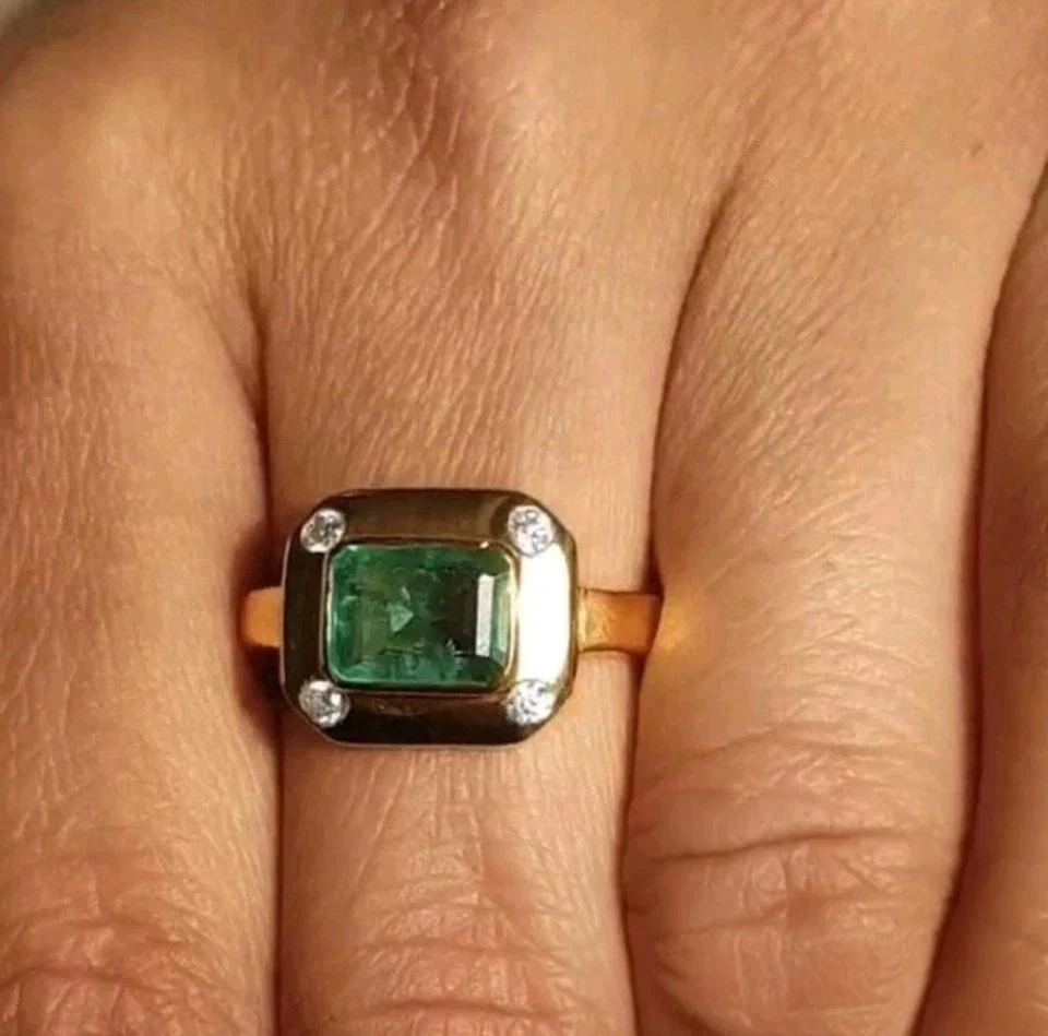 Anel de casamento de ouro amarelo sólido 14k natural da Zâmbia com esmeralda e diamante 2,50 CT - Imagem 3 de 4