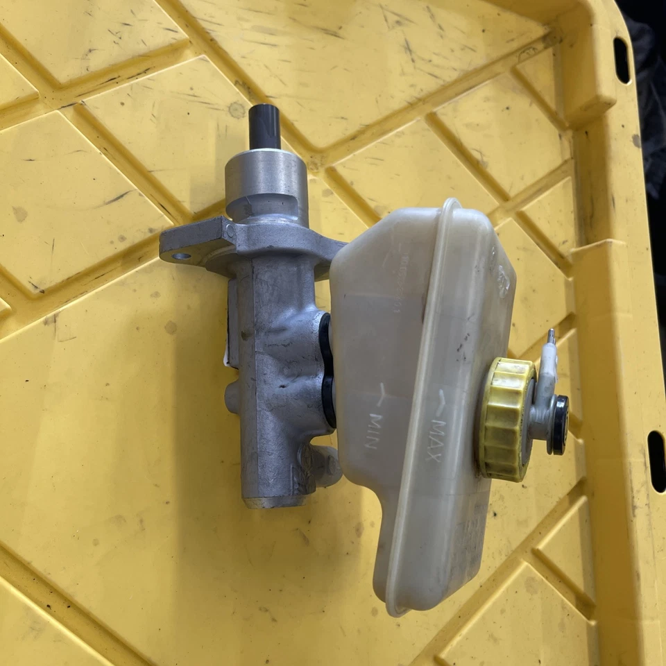 Juego de cilindros maestros de freno con tanque BMW OEM E36 M3 34312227466 34322228163 Foto 4 de 4