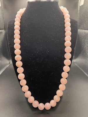 Vintage 22  Rose Quartz Beaded Necklace   Soft Pink Gemstones & Timeless Style