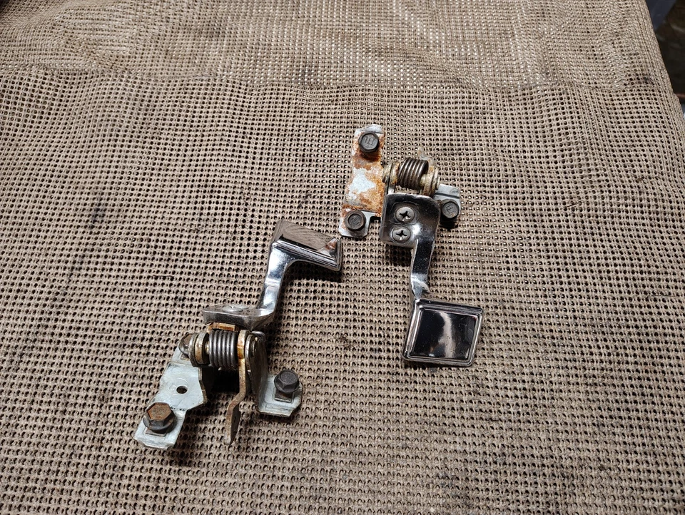 1968 1969 1970 Buick Riviera and Riviera GS Interior Door Openers Handles - Image 3 of 4