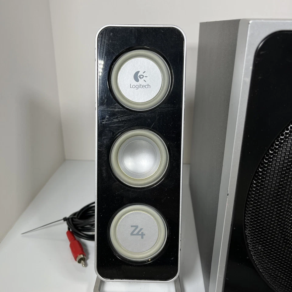 Logitech Z4 Computer Lautsprecher, Subwoofer und Lautstärkeregler getestet - Bild 3 von 4