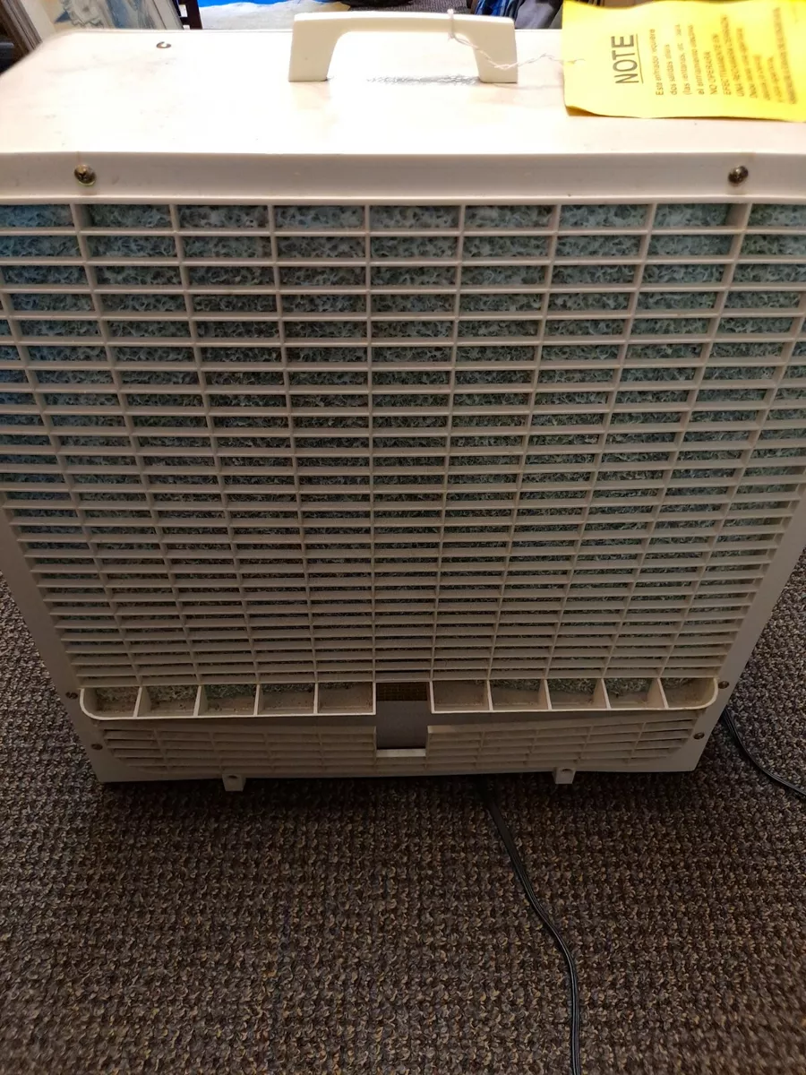 ESSICK AIR Box Fan Evaporative Air Cooler Model BFC 2000