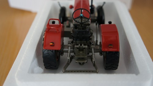 Hürlimann D 200 S, Modelltraktor 1:32, Schuco Pro.R32 - Bild 2 von 3