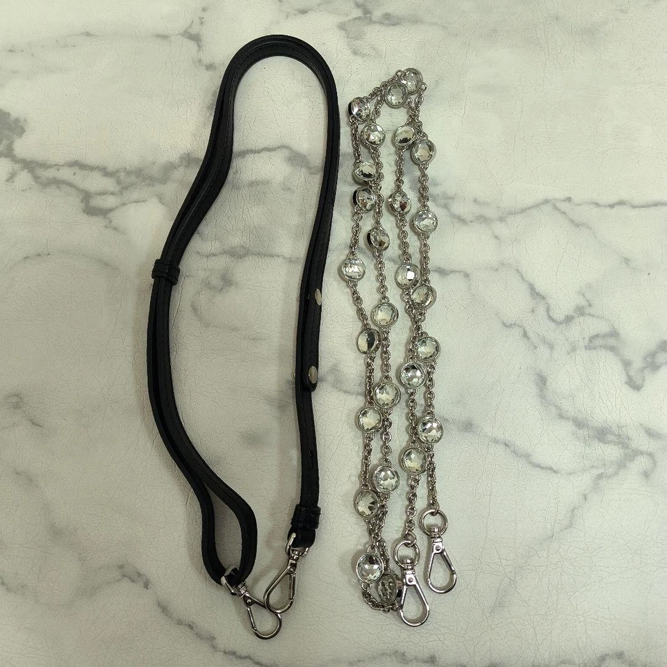 Bolso sin asas de terciopelo negro con cadena y cuero miu miu Bijou de Japón Foto 2 de 4