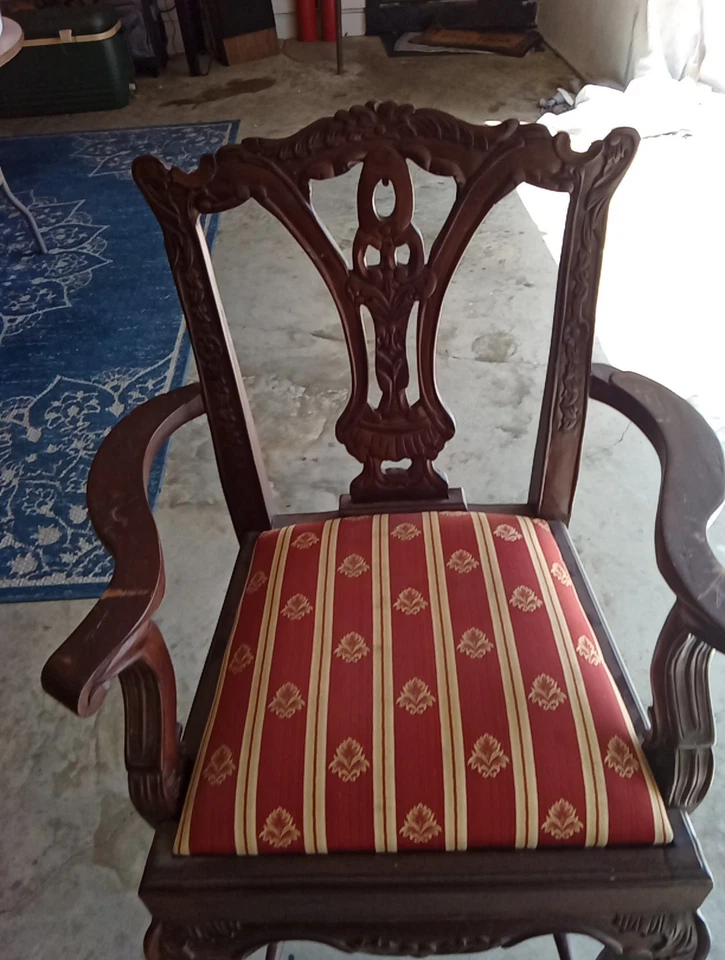 Trona infantil vintage de madera tallada estilo Chippendale de caoba para niños Foto 4 de 4