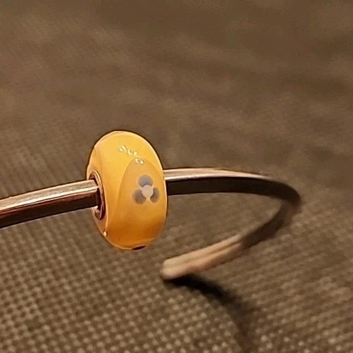 🟡🔵Trollbead "Fröhlicher Armadillo" Glasbead; Limitierte Edition; gelb/blau🔵🟡 - Bild 3 von 4