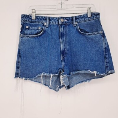 Weekday Row Medium Wash Cut Off Jean Shorts Size 32