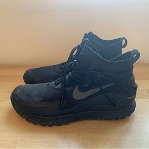 nike sertig boot