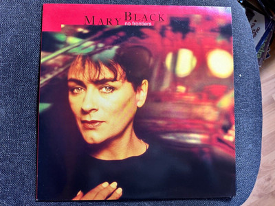 Mary Black no frontiers vinyl