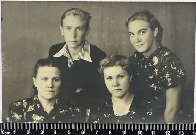 Three Pretty Cute Young Women Charming Attractive Girls Nice Guy Old Photo #526