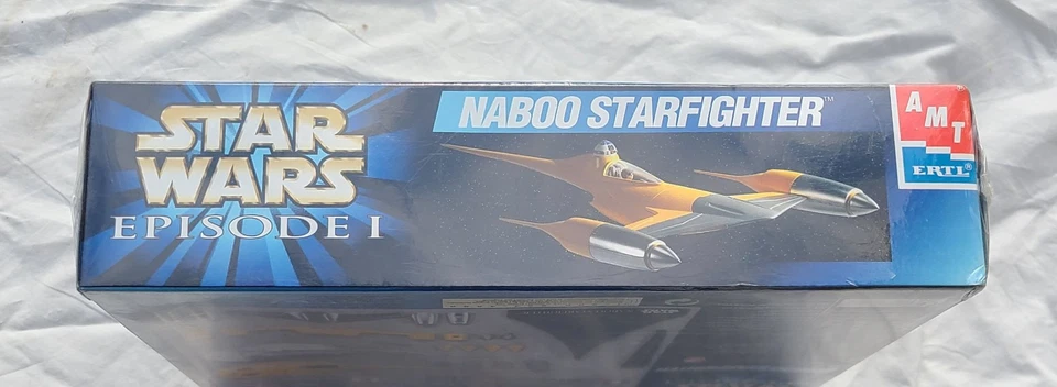 AMT Ertl Star Wars Episode 1 Naboo Starfighter Diecast 1:48 Model Kit New Sealed - Image 2 of 4