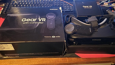 Samsung Gear VR SM-R325 mit Controller + OVP   Powered by Oculus