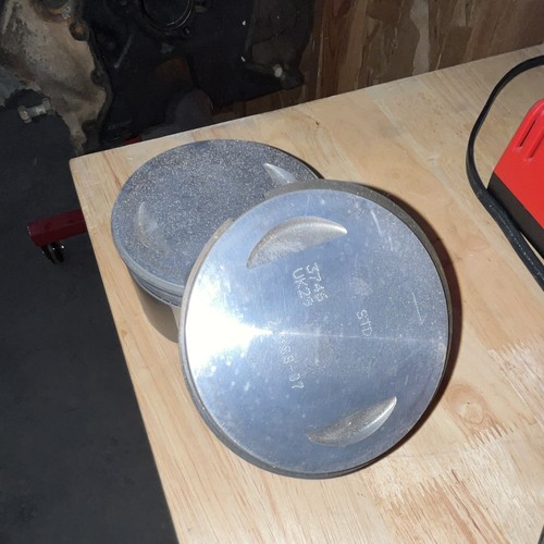 HARLEY DAVIDSON TWIN CAM 88 OEM PISTONS LIKE NEW